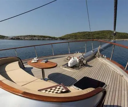Botel Voyatur Turizm Ve Yatcilik