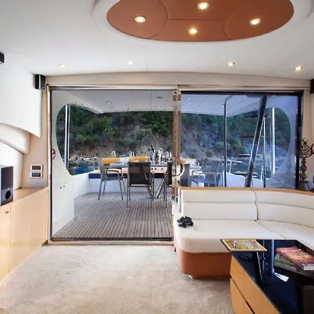 Botel Voyatur Turizm Ve Yatcilik Gocek (Fethiye)